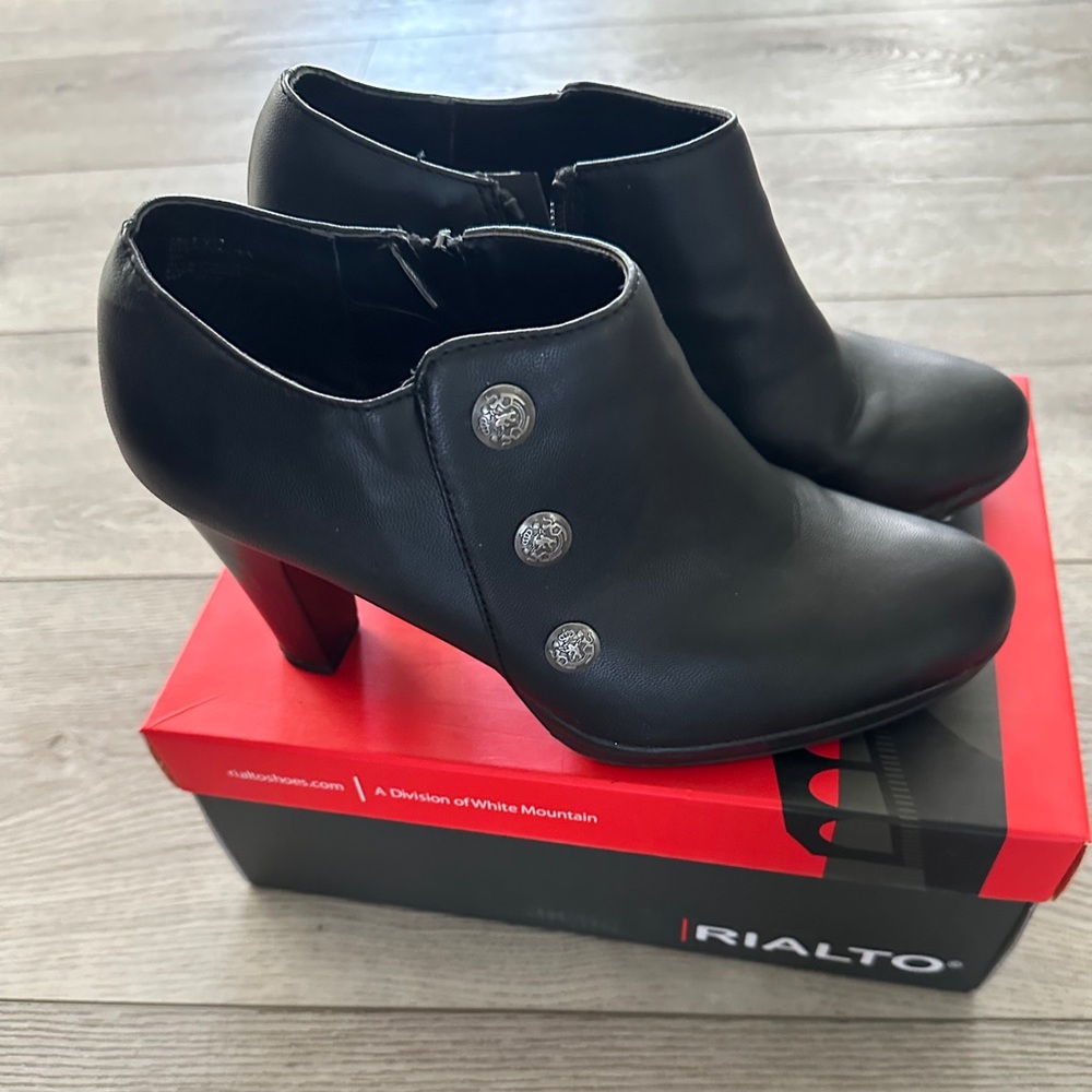 Rialto Black Leather Ankle Booties with Silver Button Accents - Size 9